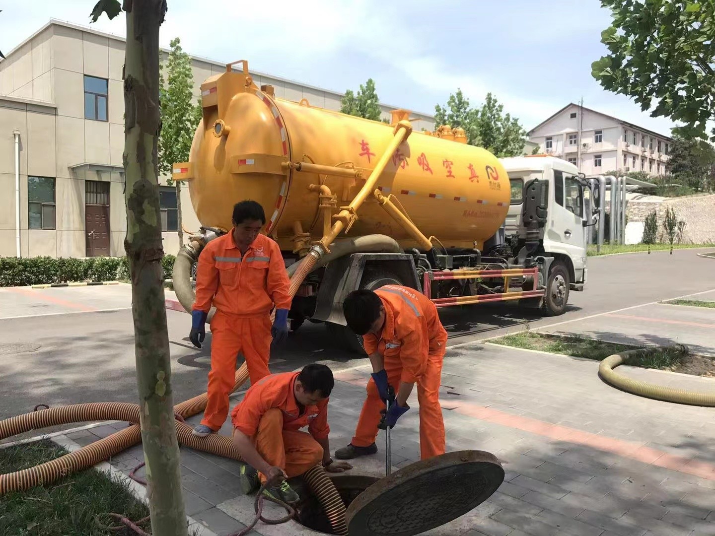 珙县化粪池清理与5-8吨吸粪车施工效率分析